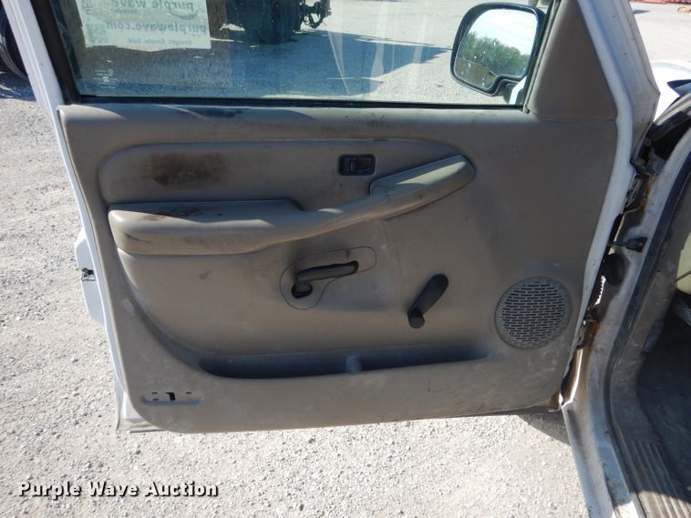 image for item DF3142 2002 Chevrolet Silverado 2500HD  pickup truck