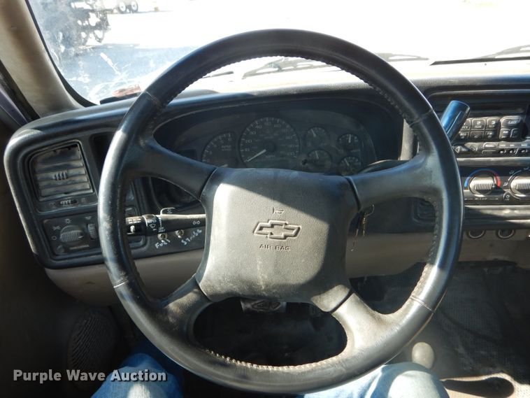 image for item DF3142 2002 Chevrolet Silverado 2500HD  pickup truck