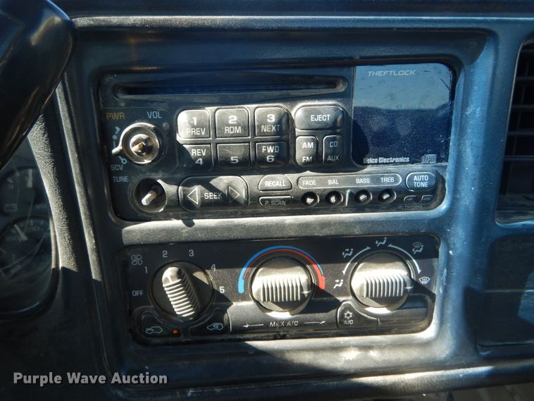 image for item DF3142 2002 Chevrolet Silverado 2500HD  pickup truck