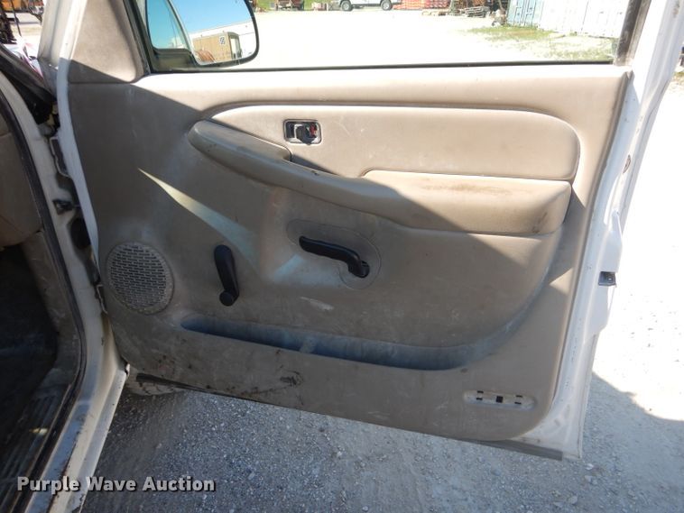 image for item DF3142 2002 Chevrolet Silverado 2500HD  pickup truck