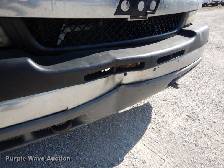 image for item DF3142 2002 Chevrolet Silverado 2500HD  pickup truck