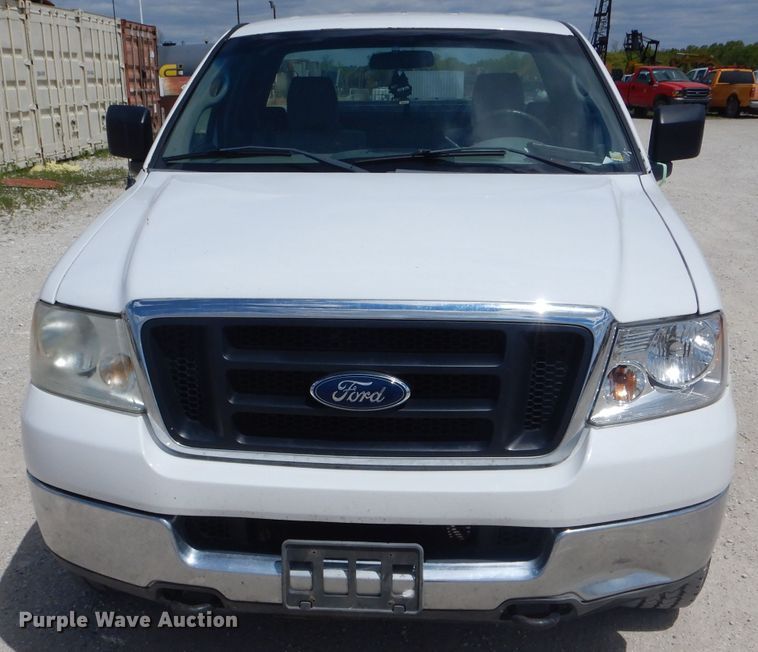 image for item DF3144 2004 Ford F150 XL  pickup truck