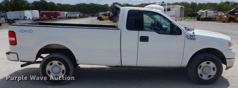 image for item DF3144 2004 Ford F150 XL  pickup truck