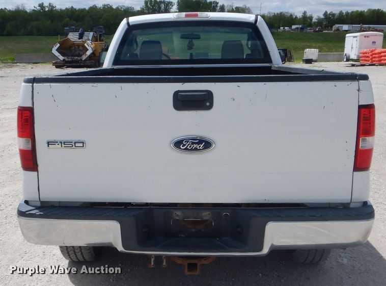 image for item DF3144 2004 Ford F150 XL  pickup truck