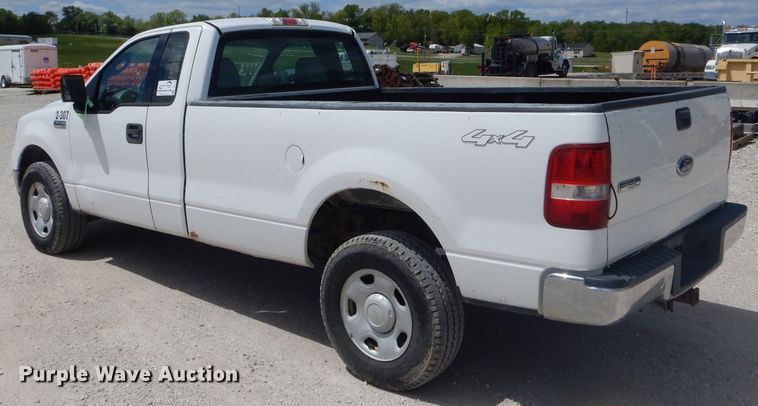 image for item DF3144 2004 Ford F150 XL  pickup truck