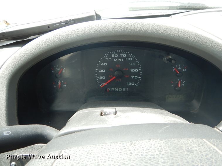 image for item DF3144 2004 Ford F150 XL  pickup truck