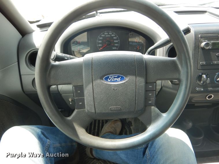 image for item DF3144 2004 Ford F150 XL  pickup truck