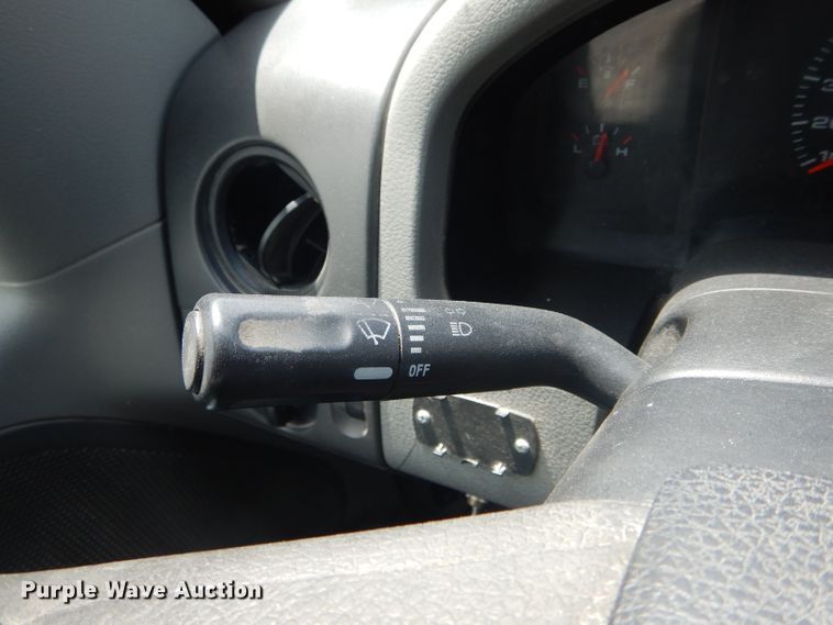 image for item DF3144 2004 Ford F150 XL  pickup truck