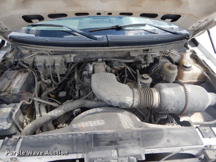 image for item DF3144 2004 Ford F150 XL  pickup truck