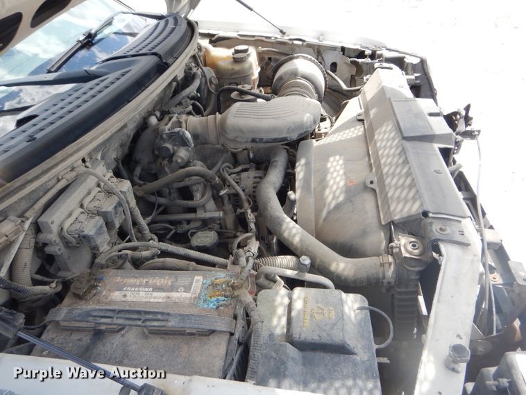 image for item DF3144 2004 Ford F150 XL  pickup truck