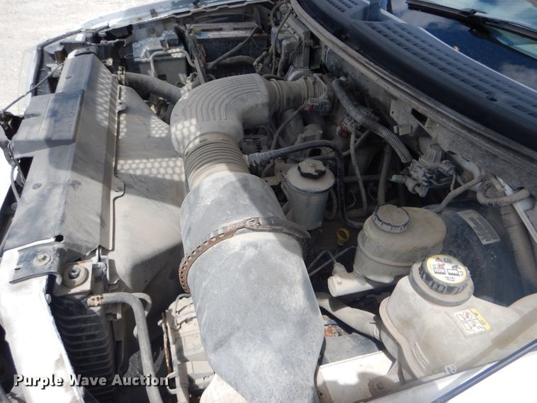 image for item DF3144 2004 Ford F150 XL  pickup truck