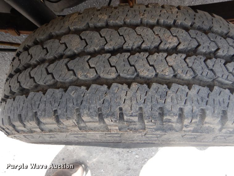 image for item DF3144 2004 Ford F150 XL  pickup truck