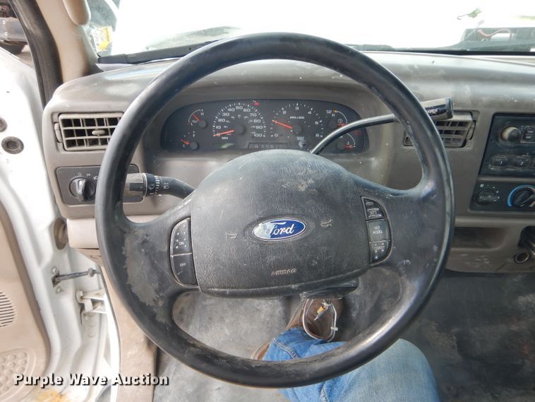 image for item DF3145 2003 Ford F250 Super Duty XL  pickup truck