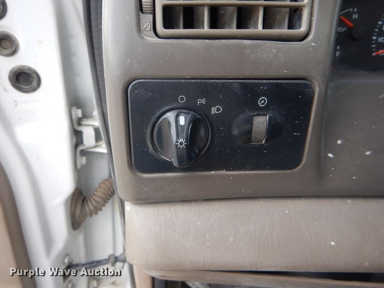 image for item DF3145 2003 Ford F250 Super Duty XL  pickup truck