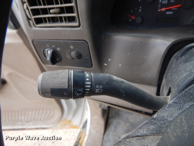 image for item DF3145 2003 Ford F250 Super Duty XL  pickup truck