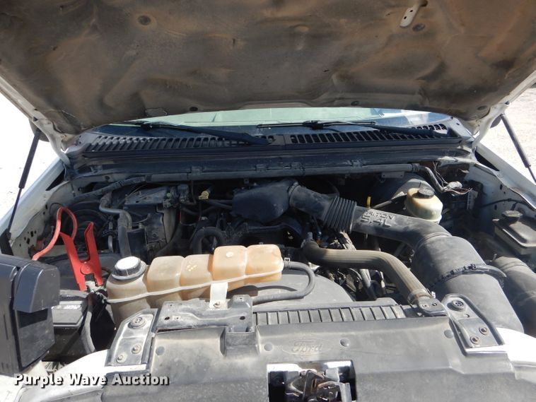 image for item DF3145 2003 Ford F250 Super Duty XL  pickup truck