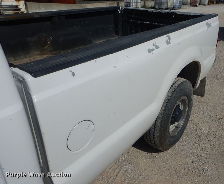 image for item DF3145 2003 Ford F250 Super Duty XL  pickup truck