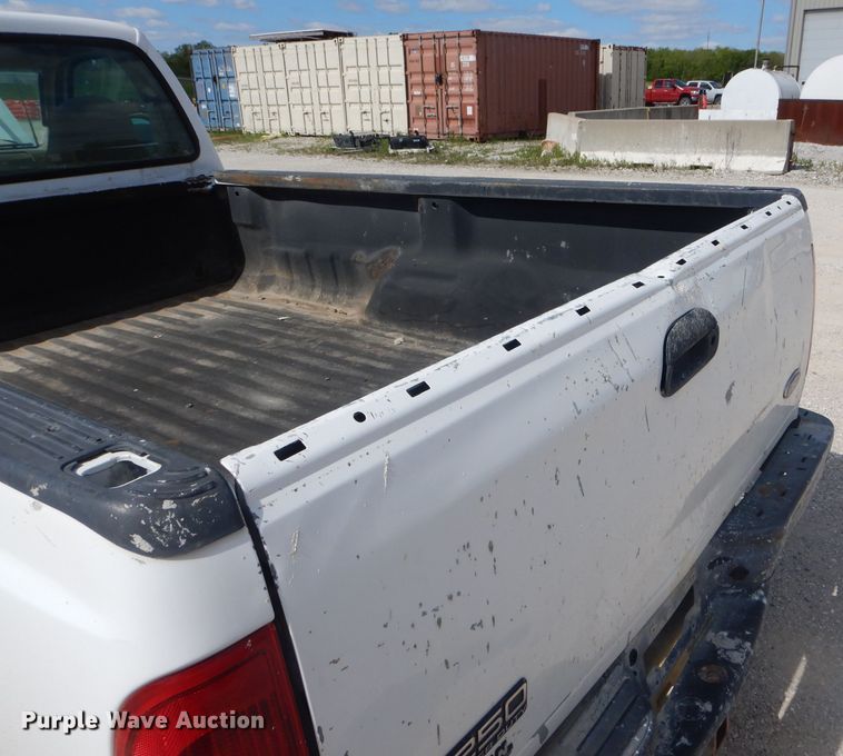 image for item DF3145 2003 Ford F250 Super Duty XL  pickup truck