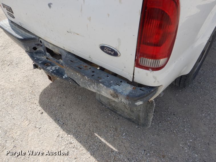 image for item DF3145 2003 Ford F250 Super Duty XL  pickup truck