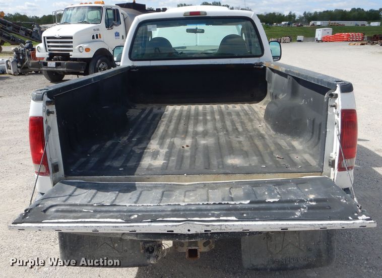image for item DF3145 2003 Ford F250 Super Duty XL  pickup truck