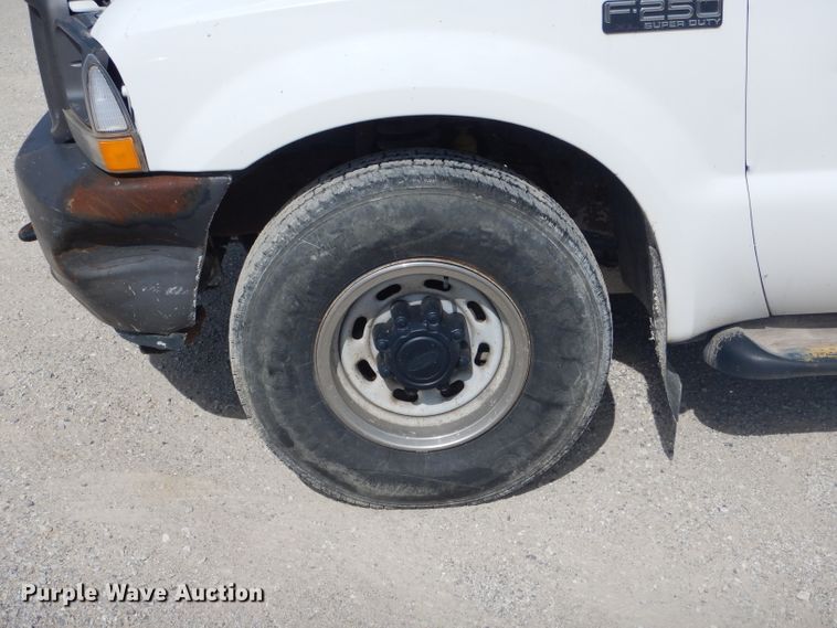 image for item DF3145 2003 Ford F250 Super Duty XL  pickup truck