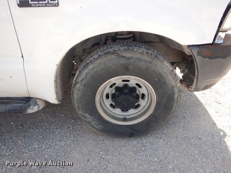 image for item DF3145 2003 Ford F250 Super Duty XL  pickup truck