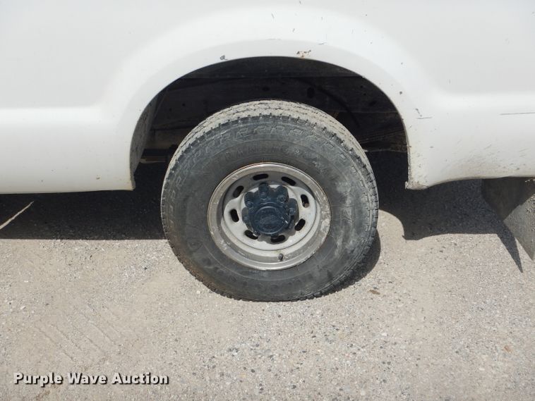 image for item DF3145 2003 Ford F250 Super Duty XL  pickup truck