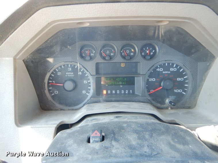 image for item DF3146 2009 Ford F250 Super Duty XL  pickup truck