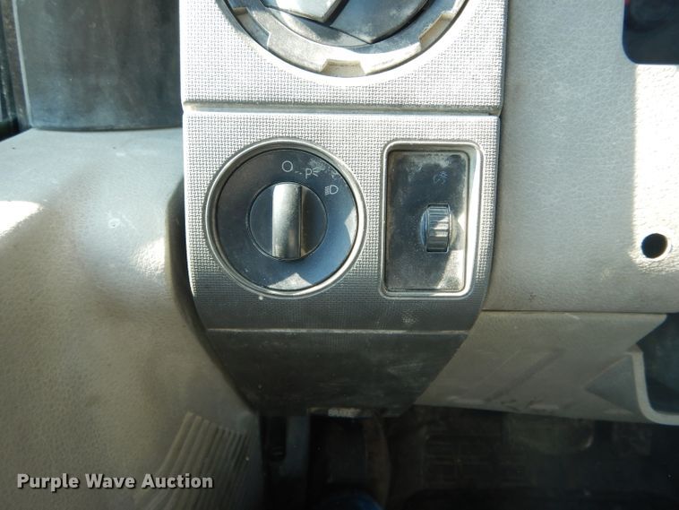 image for item DF3146 2009 Ford F250 Super Duty XL  pickup truck