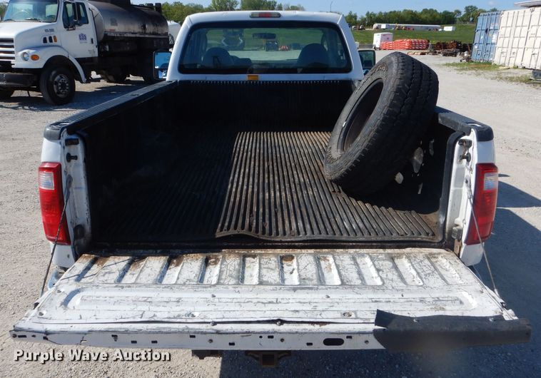 image for item DF3146 2009 Ford F250 Super Duty XL  pickup truck