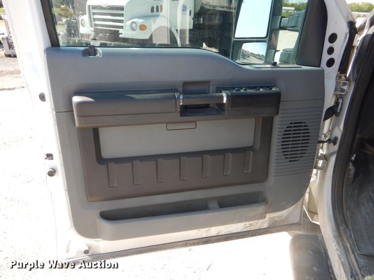 image for item DF3148 2011 Ford F350 Super Duty XL  Crew Cab pickup truck