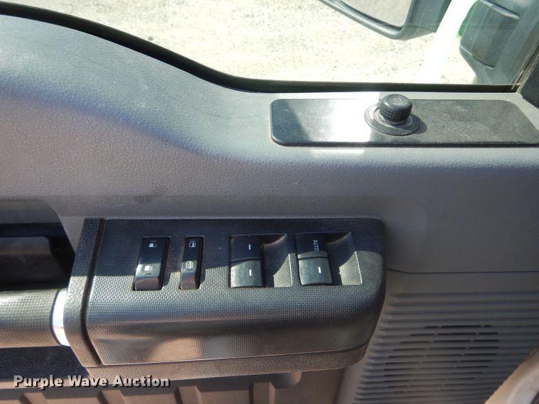 image for item DF3148 2011 Ford F350 Super Duty XL  Crew Cab pickup truck