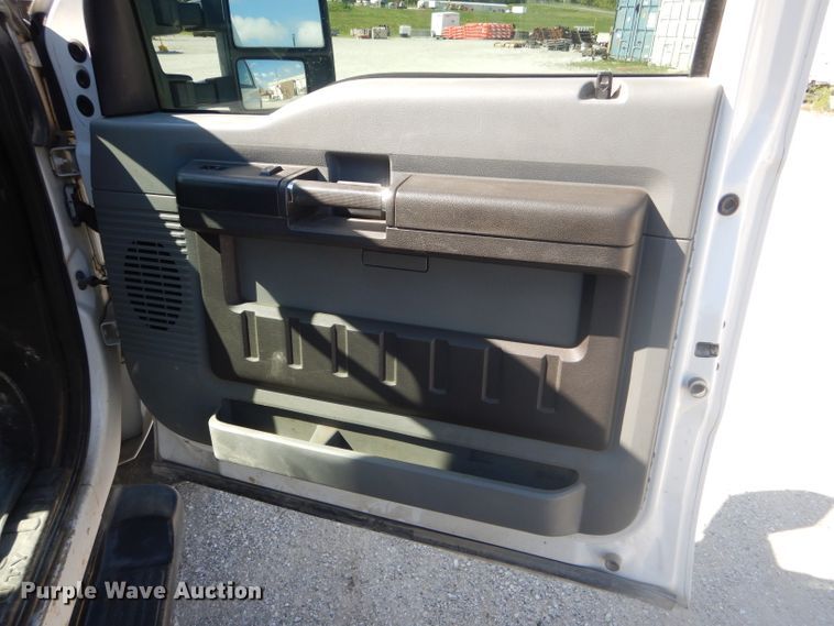 image for item DF3148 2011 Ford F350 Super Duty XL  Crew Cab pickup truck