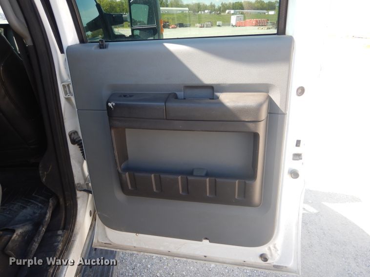 image for item DF3148 2011 Ford F350 Super Duty XL  Crew Cab pickup truck