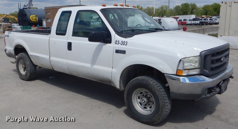 image for item DF3151 2004 Ford F250 Super Duty XL  SuperCab pickup truck