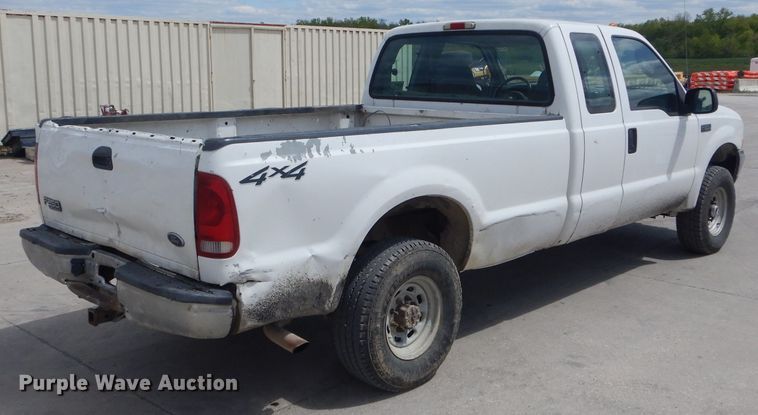 image for item DF3151 2004 Ford F250 Super Duty XL  SuperCab pickup truck