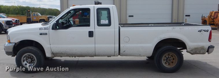 image for item DF3151 2004 Ford F250 Super Duty XL  SuperCab pickup truck