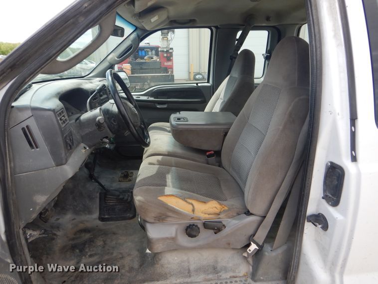 image for item DF3151 2004 Ford F250 Super Duty XL  SuperCab pickup truck