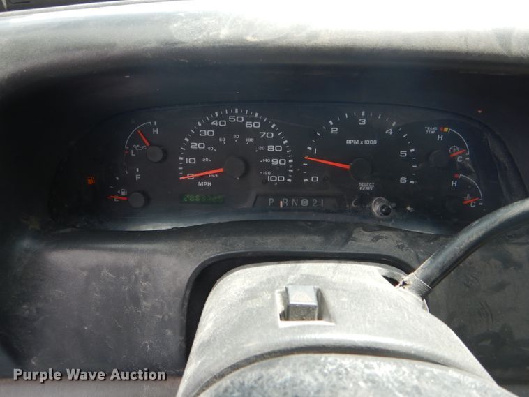 image for item DF3151 2004 Ford F250 Super Duty XL  SuperCab pickup truck