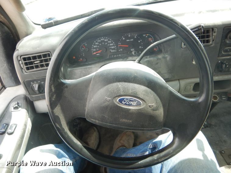 image for item DF3151 2004 Ford F250 Super Duty XL  SuperCab pickup truck