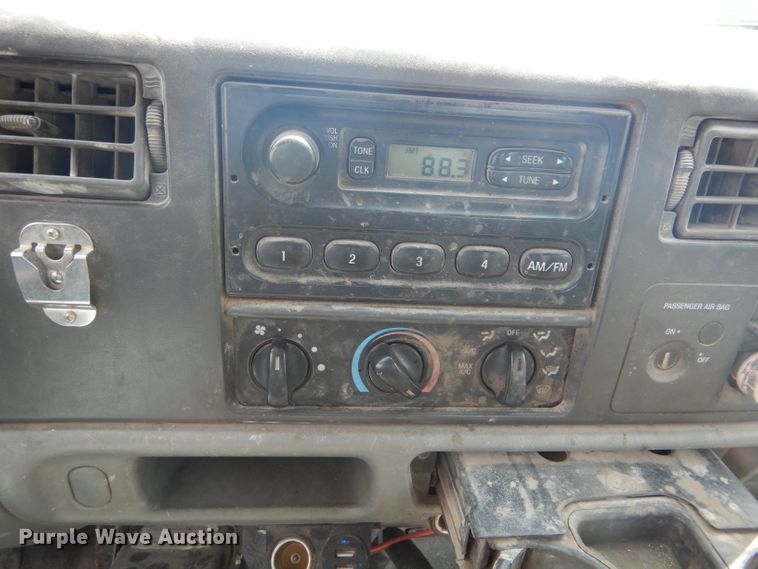 image for item DF3151 2004 Ford F250 Super Duty XL  SuperCab pickup truck