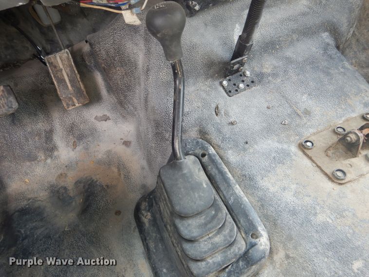 image for item DF3151 2004 Ford F250 Super Duty XL  SuperCab pickup truck