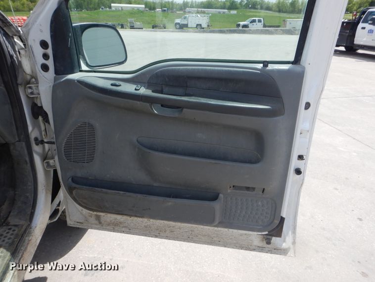 image for item DF3151 2004 Ford F250 Super Duty XL  SuperCab pickup truck