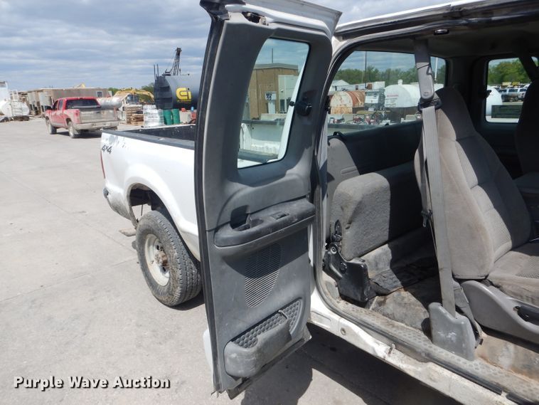 image for item DF3151 2004 Ford F250 Super Duty XL  SuperCab pickup truck