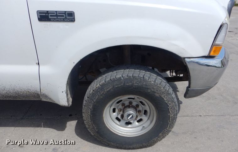 image for item DF3151 2004 Ford F250 Super Duty XL  SuperCab pickup truck