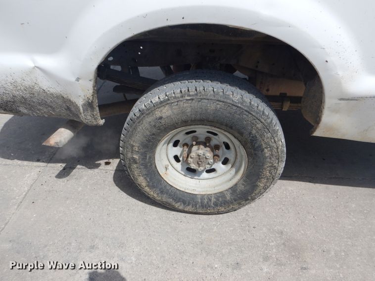 image for item DF3151 2004 Ford F250 Super Duty XL  SuperCab pickup truck