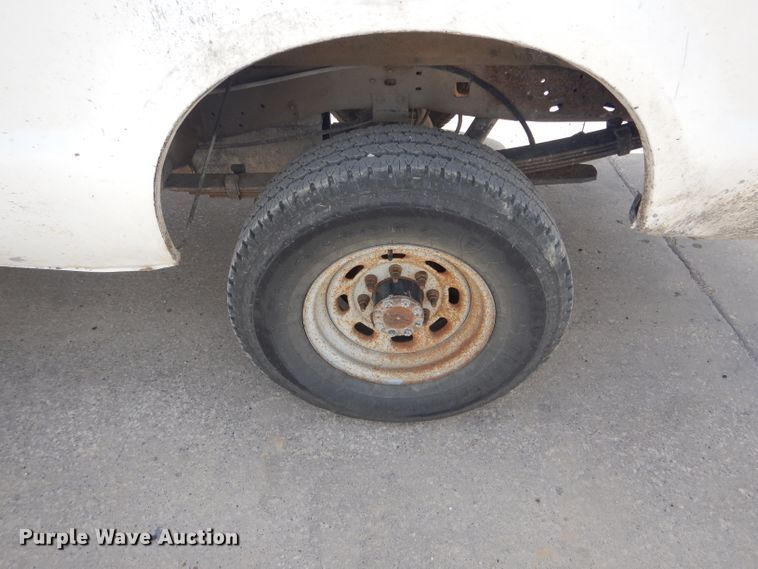 image for item DF3151 2004 Ford F250 Super Duty XL  SuperCab pickup truck