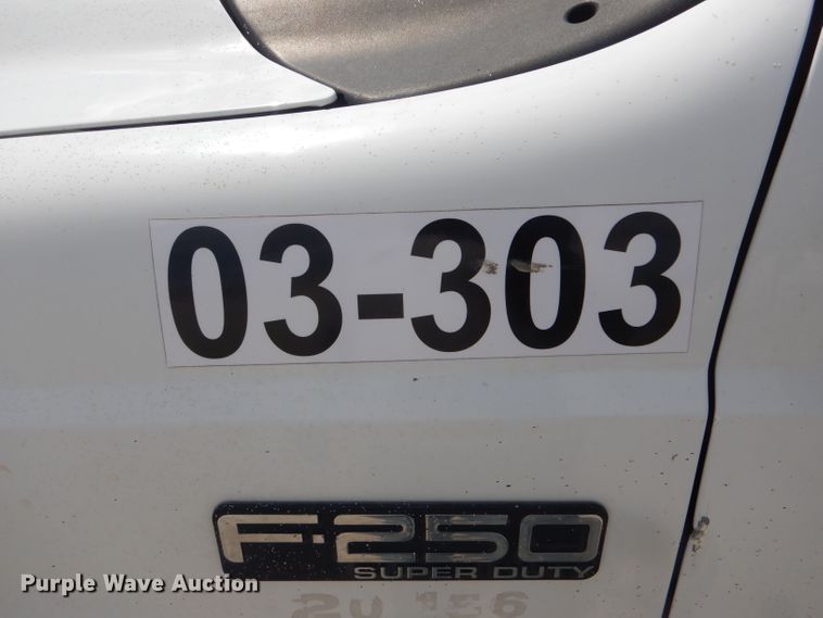 image for item DF3151 2004 Ford F250 Super Duty XL  SuperCab pickup truck