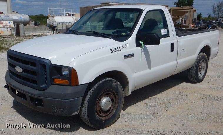 image for item DF3152 2006 Ford F250 Super Duty XL  pickup truck
