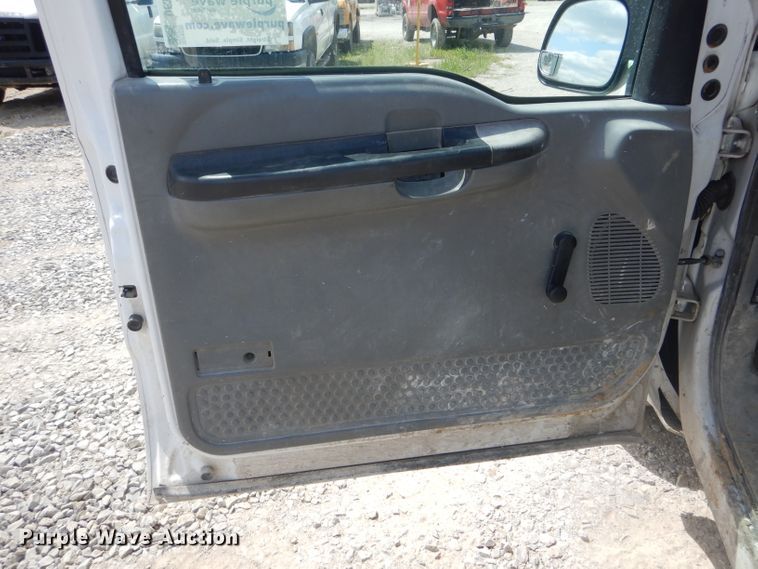 image for item DF3152 2006 Ford F250 Super Duty XL  pickup truck